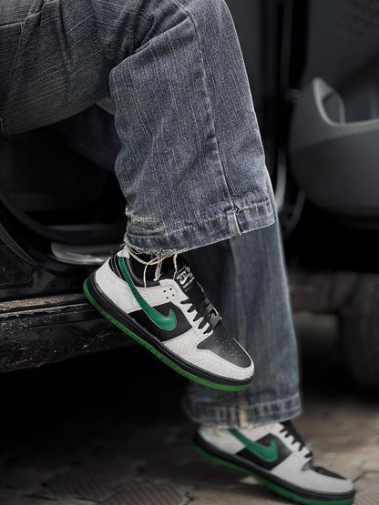 NIKE - SB DUNK SKATEBOARD