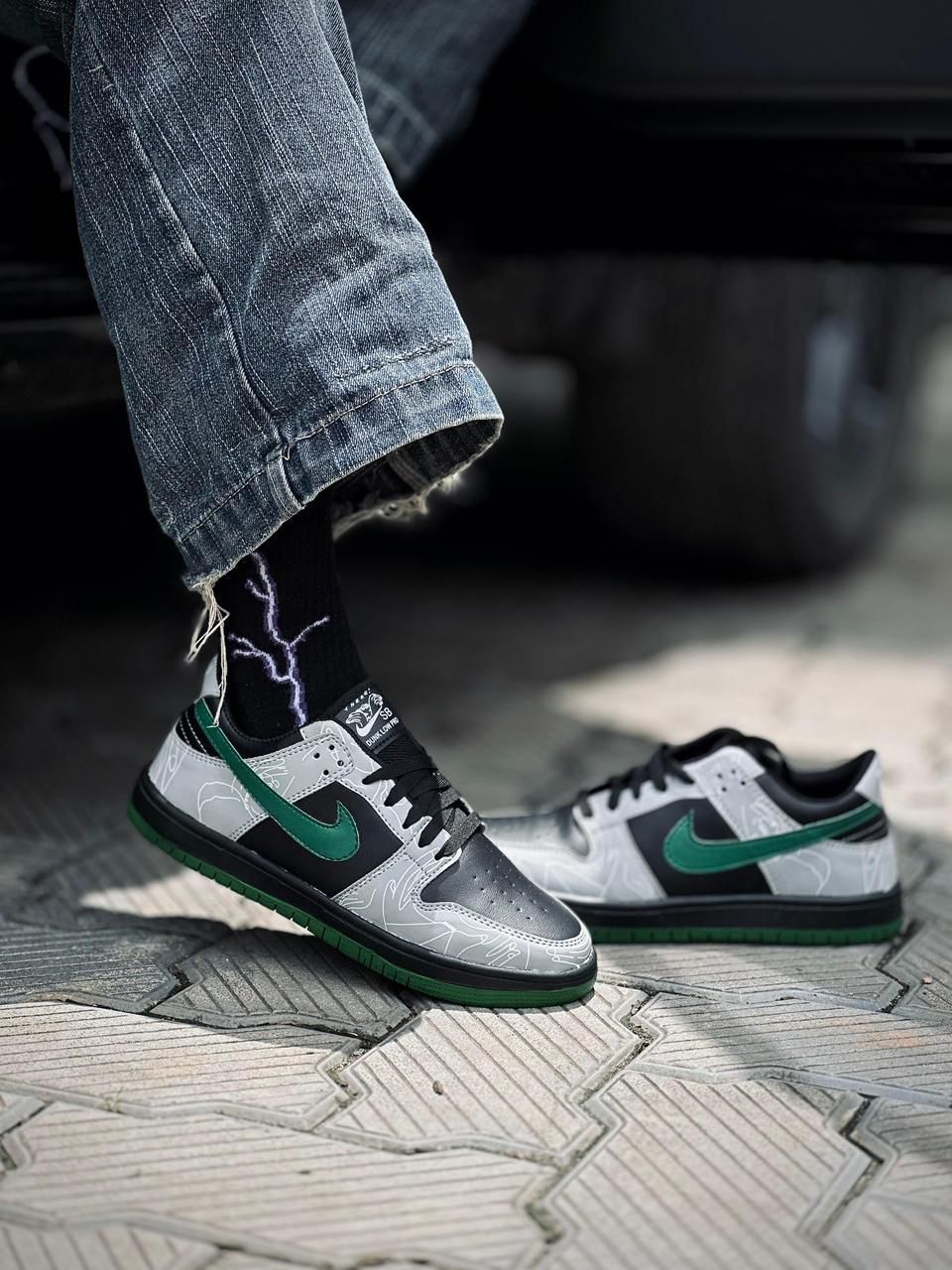 NIKE - SB DUNK SKATEBOARD