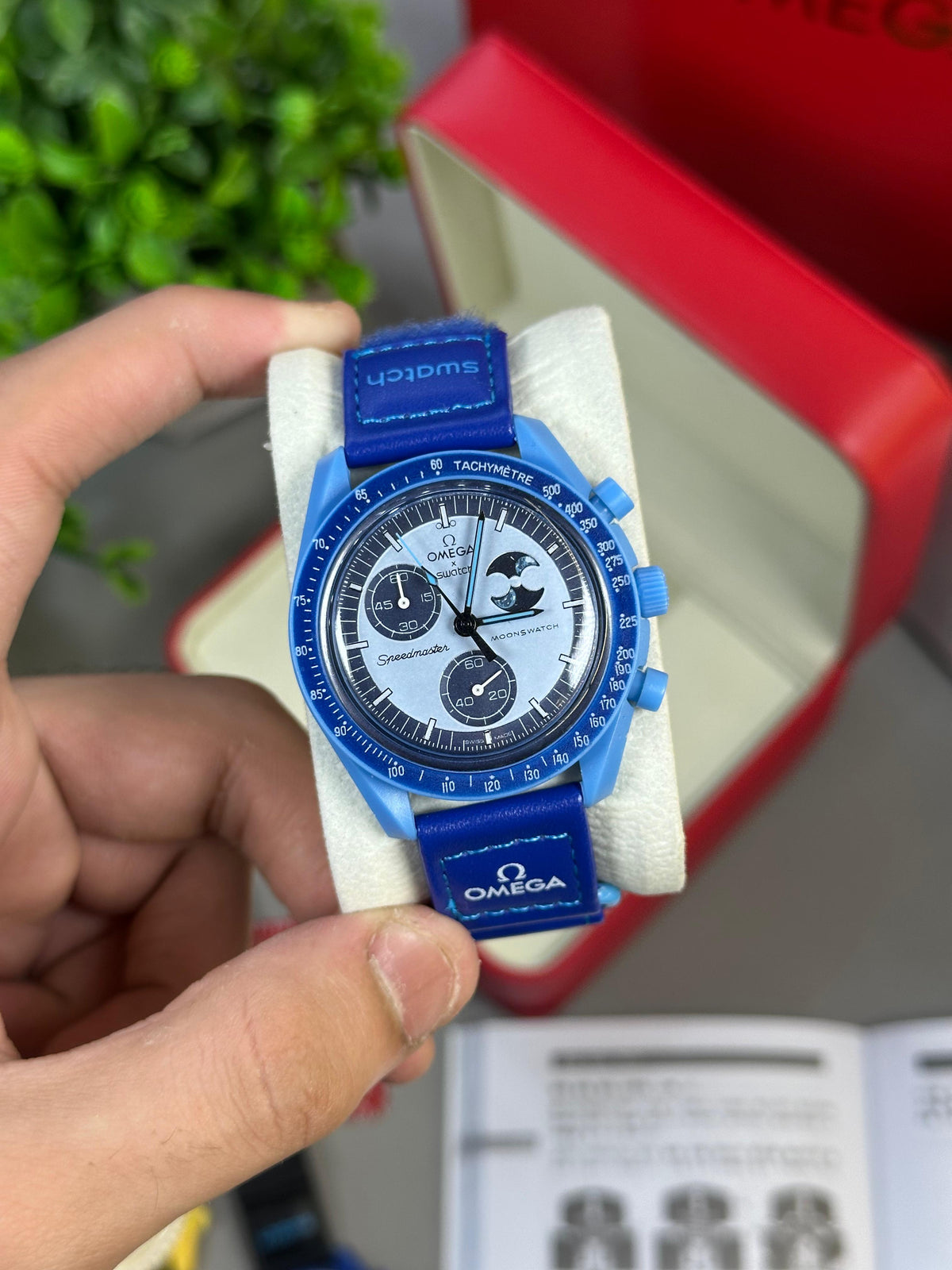 MOONSWATCH - OMEGA